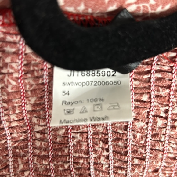 Red skirt set - Picture 5 of 5